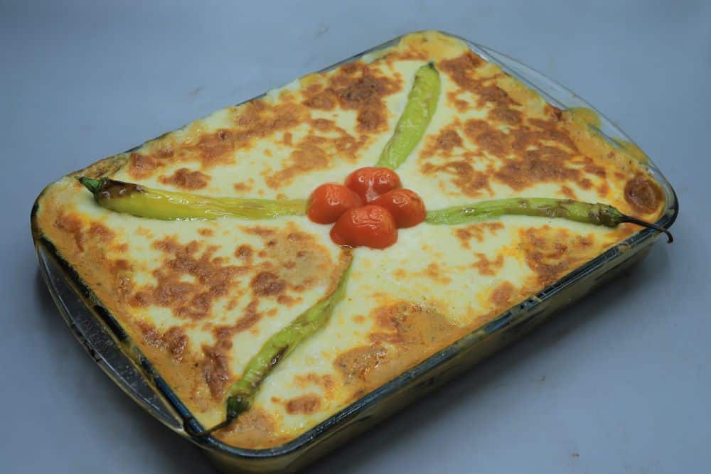 مسقعة بالبشاميل والدجاج