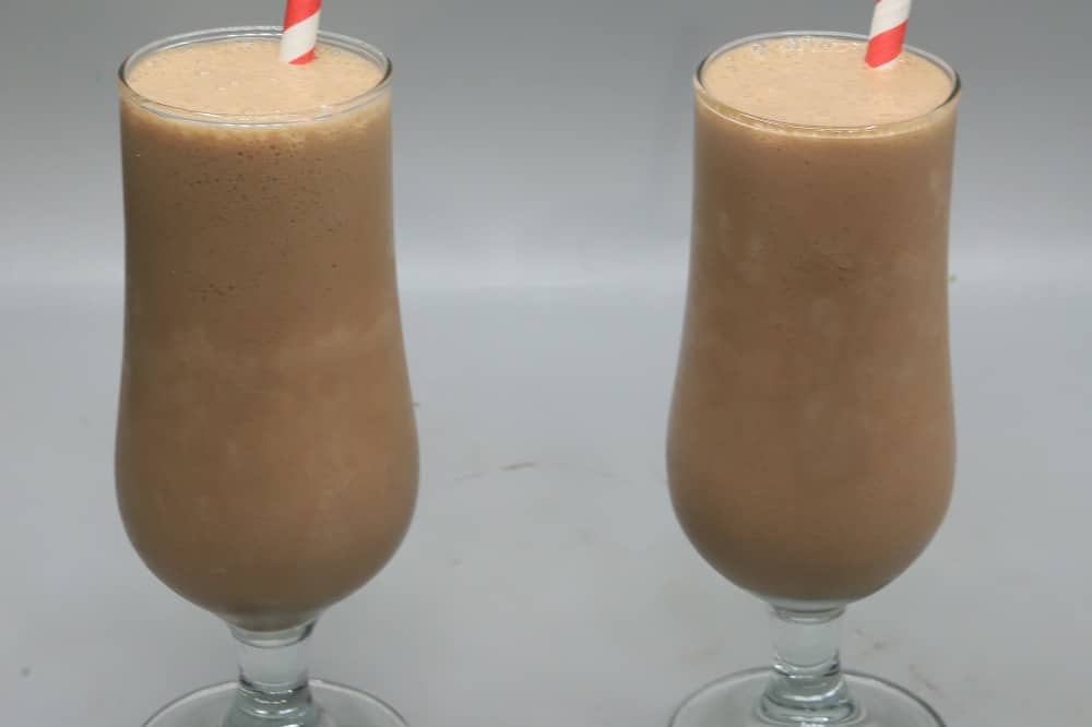 ميلك شيك شوكولاتة بالرمان