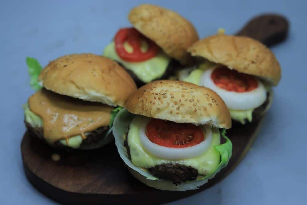 سندوتش برجر لحم