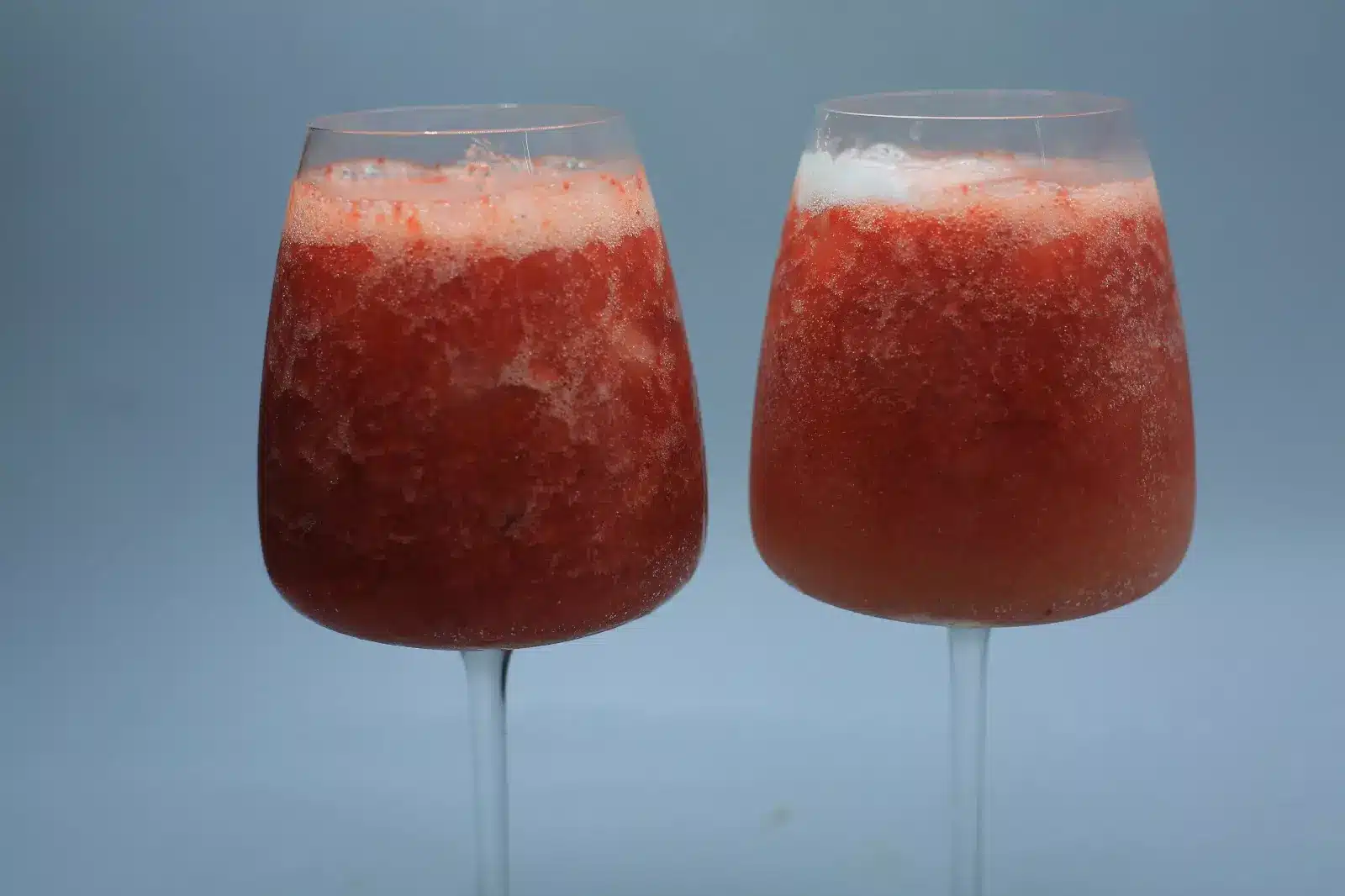 عصير عنب بالفراولة