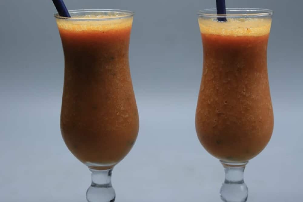 كوكتيل التين الشوكي بالفراولة