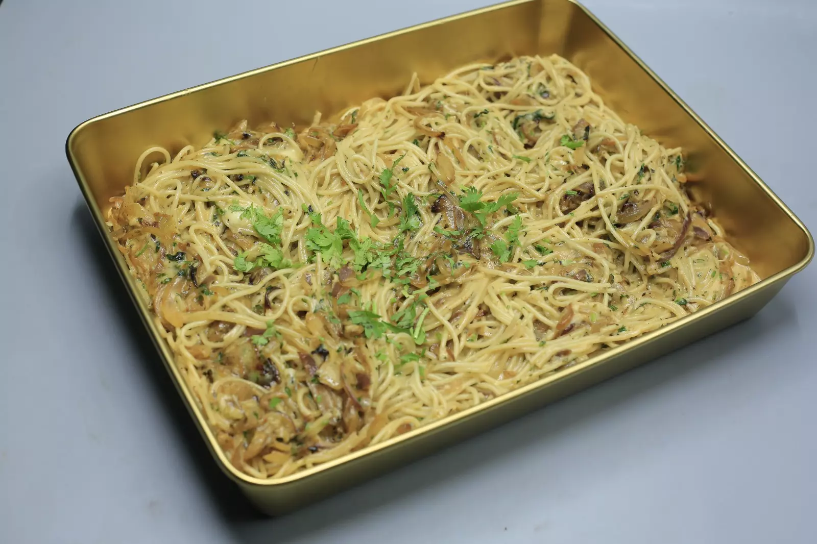 مكرونة بالبصل المكرمل