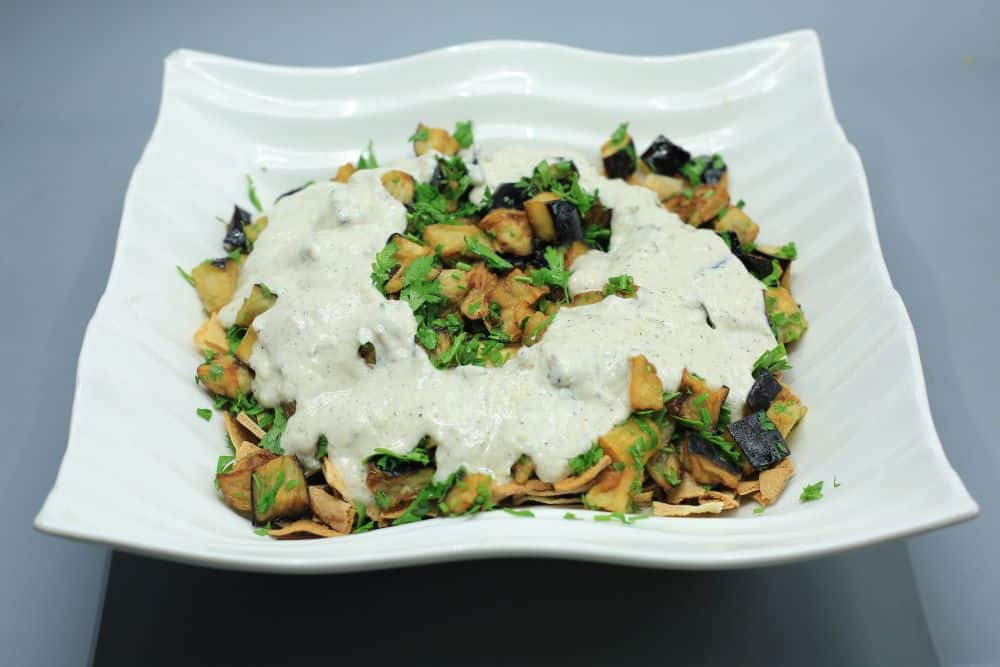 سلطة باذنجان بالزبادي والثوم