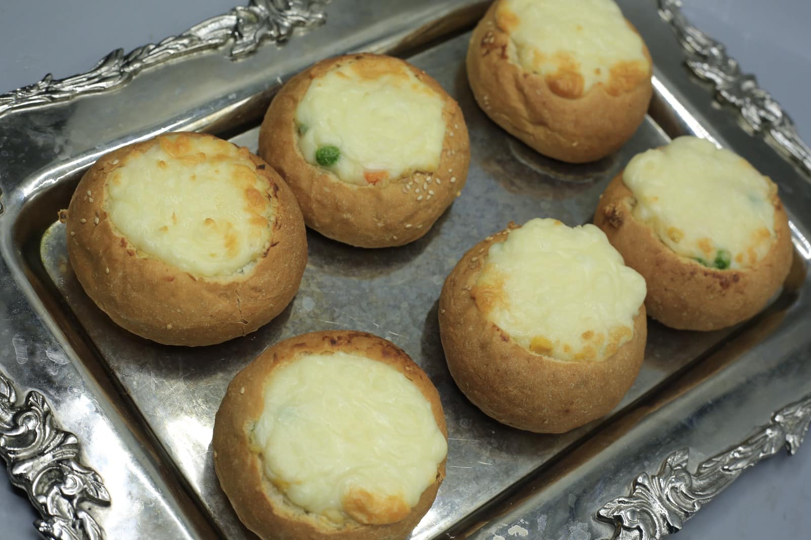 فطائر سريعة بالخبز والدجاج