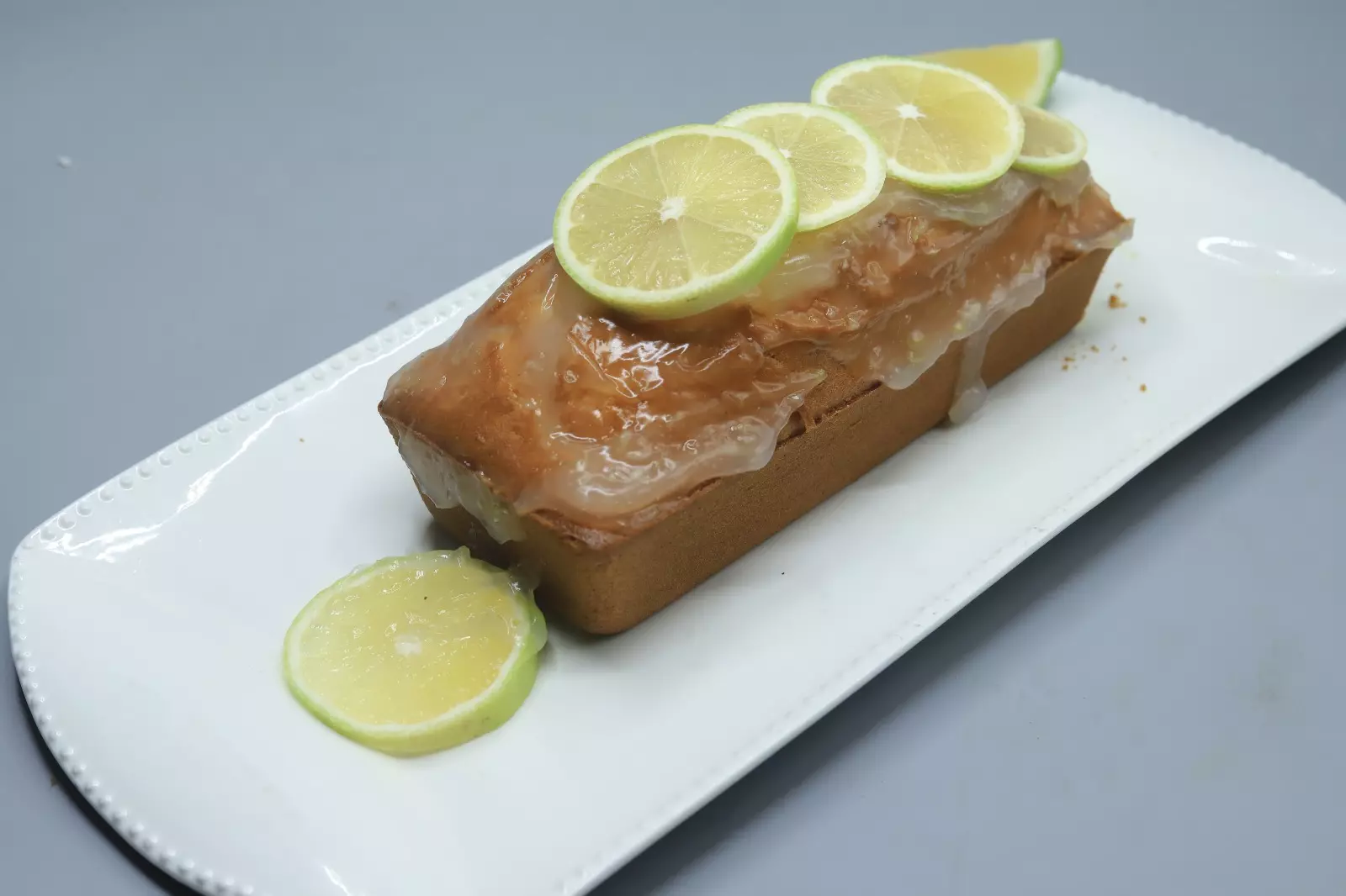 كيكة الفانيلا بصوص الليمون