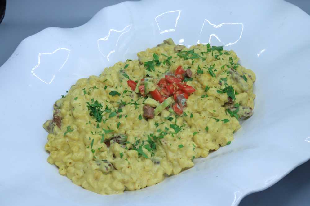 ماك آند تشيز بالسجق