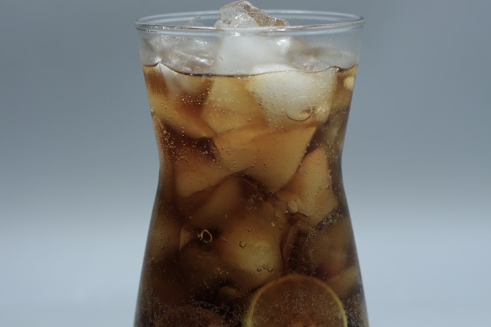 مشروب مياه غازية بشربات الورد