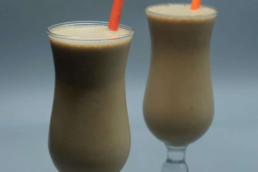 ميلك شيك شوكولاتة بزبدة الفول السوداني