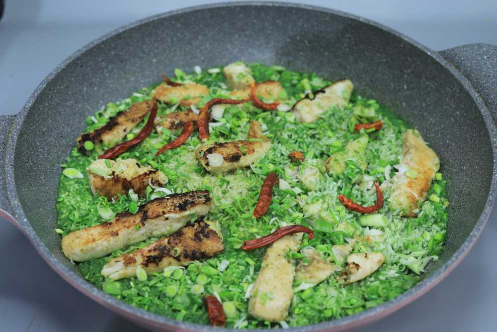 أرز أخضر بالسمك