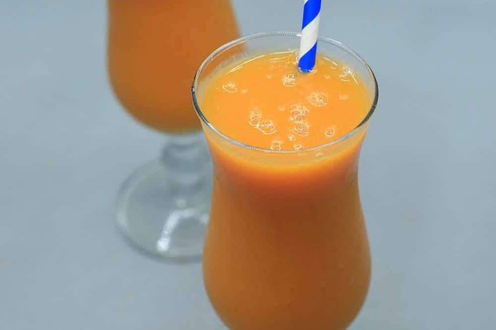 كوكتيل توت بالجزر