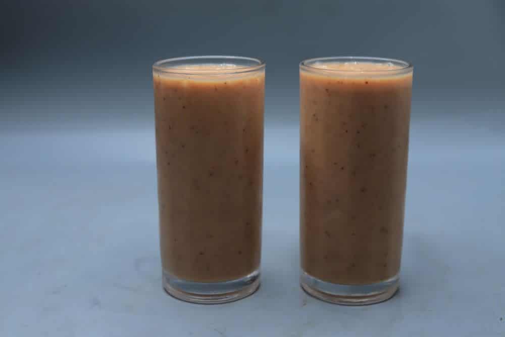 عصير كوكتيل باللبن