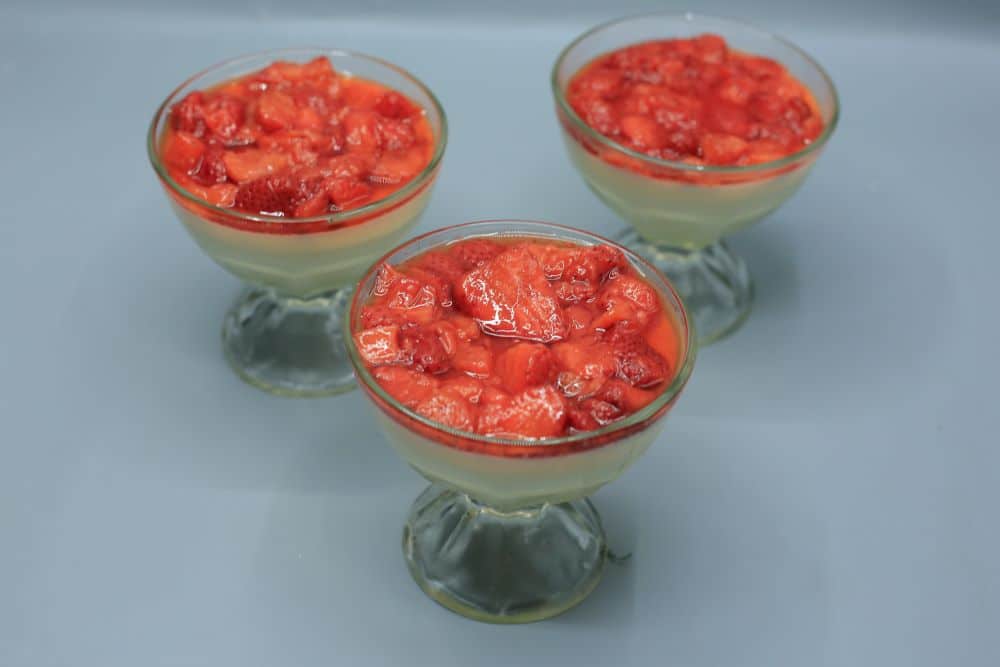 كاسترد الليمون مع الفراولة