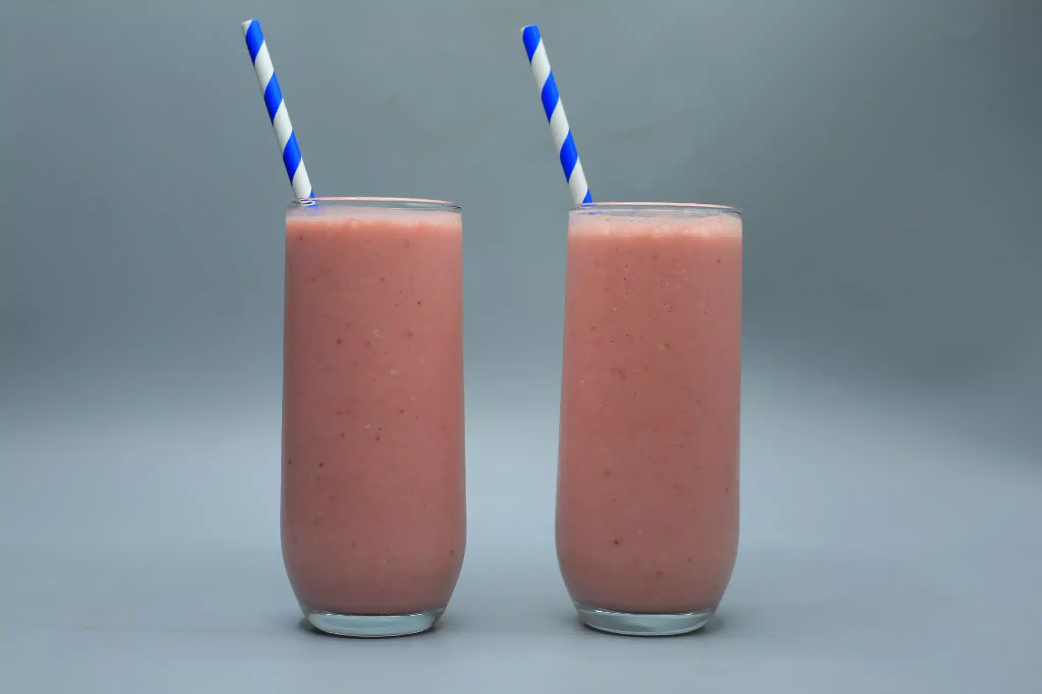 كوكتيل رمان بالزبادي