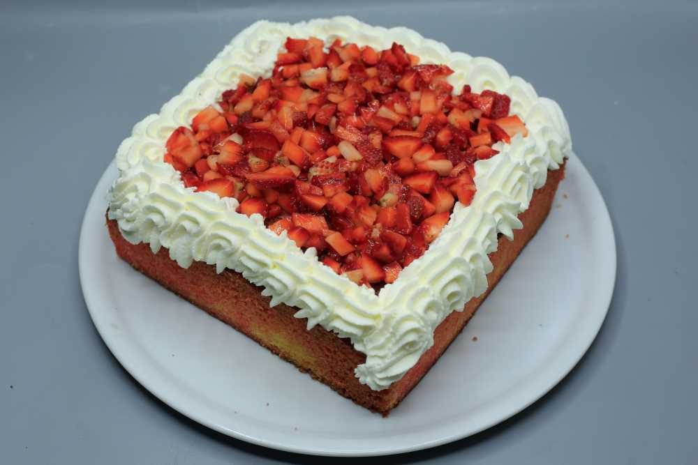 كيك الفراولة بالجيلي