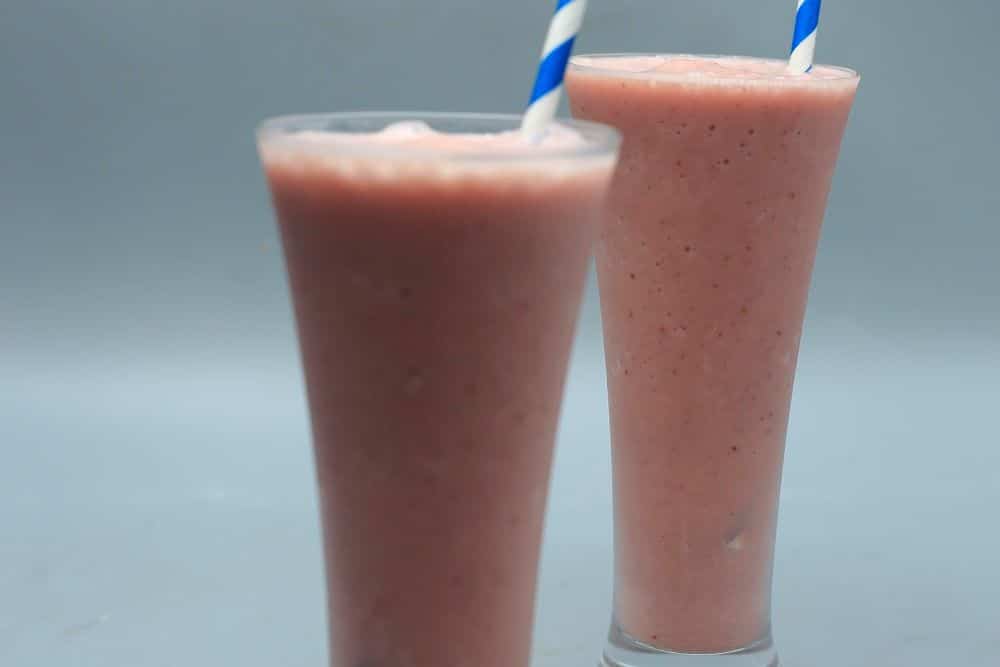 ميلك شيك فراولة بالنعناع