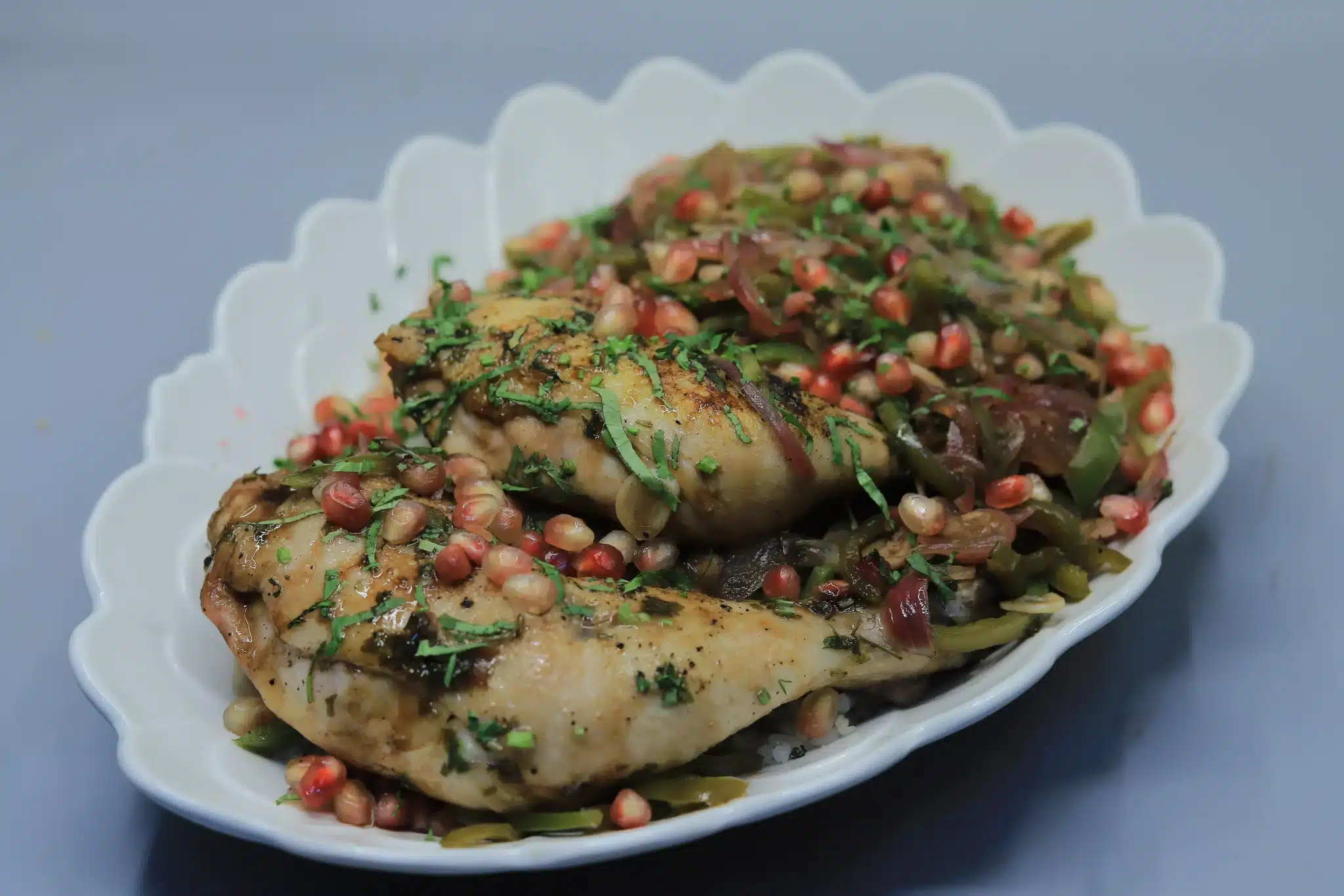 أوراك دجاج بدبس الرمان