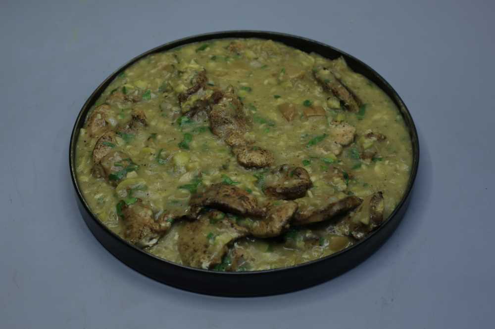 دجاج بالليمون المعصفر والزيتون