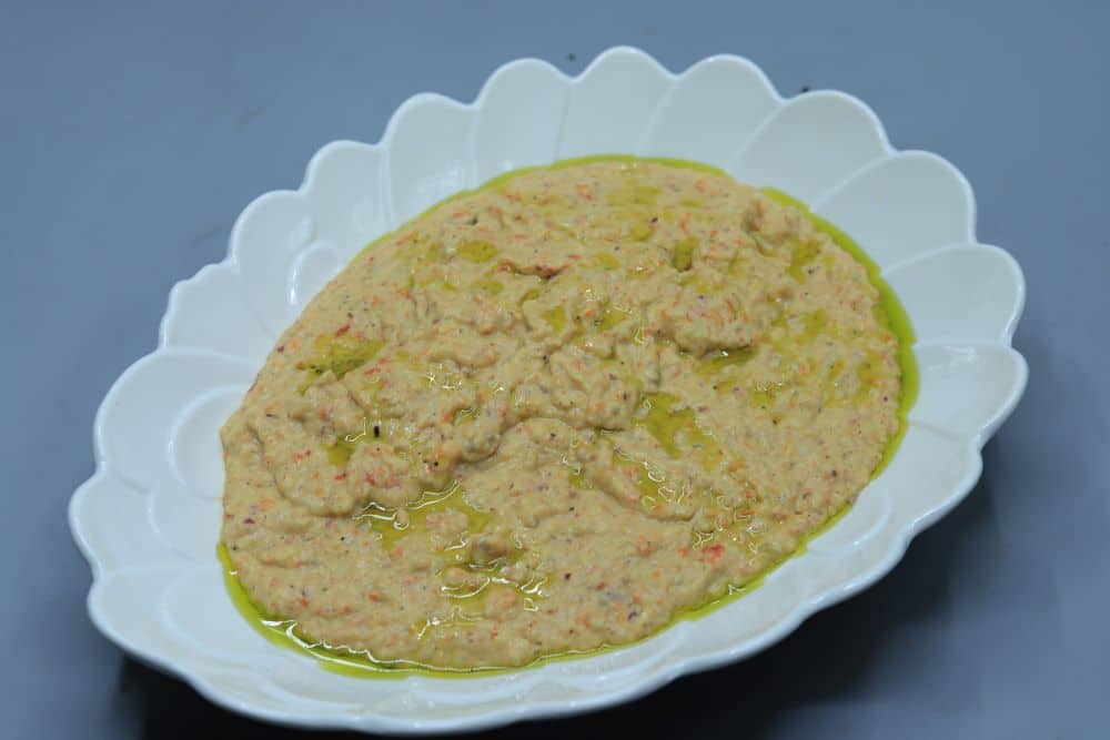 سلطة بابا غنوج بالفلفل المشوي