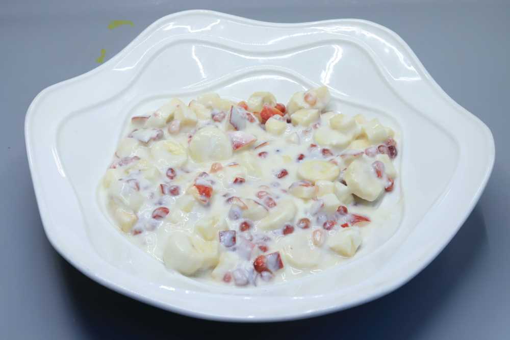 سلطة زبادي بالتفاح