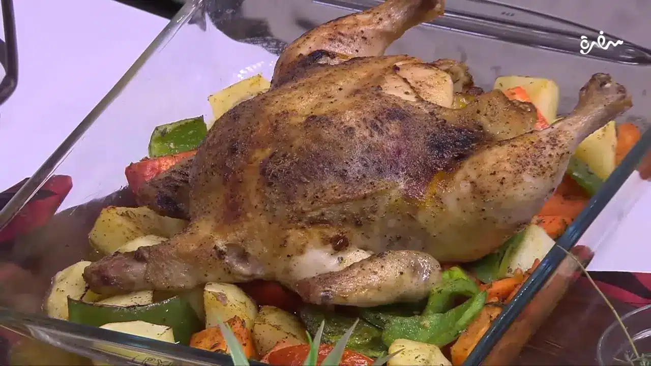 صينية دجاج مشوية بالزبدة والبطاطس
