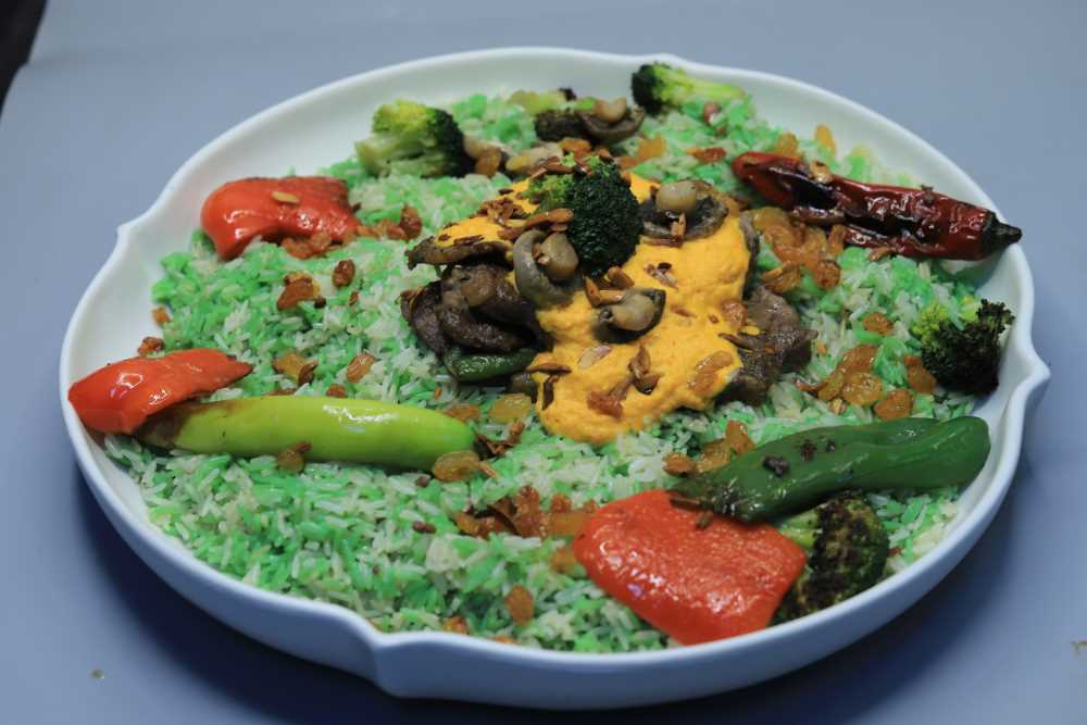 صينية لحم بالزبدة والثوم