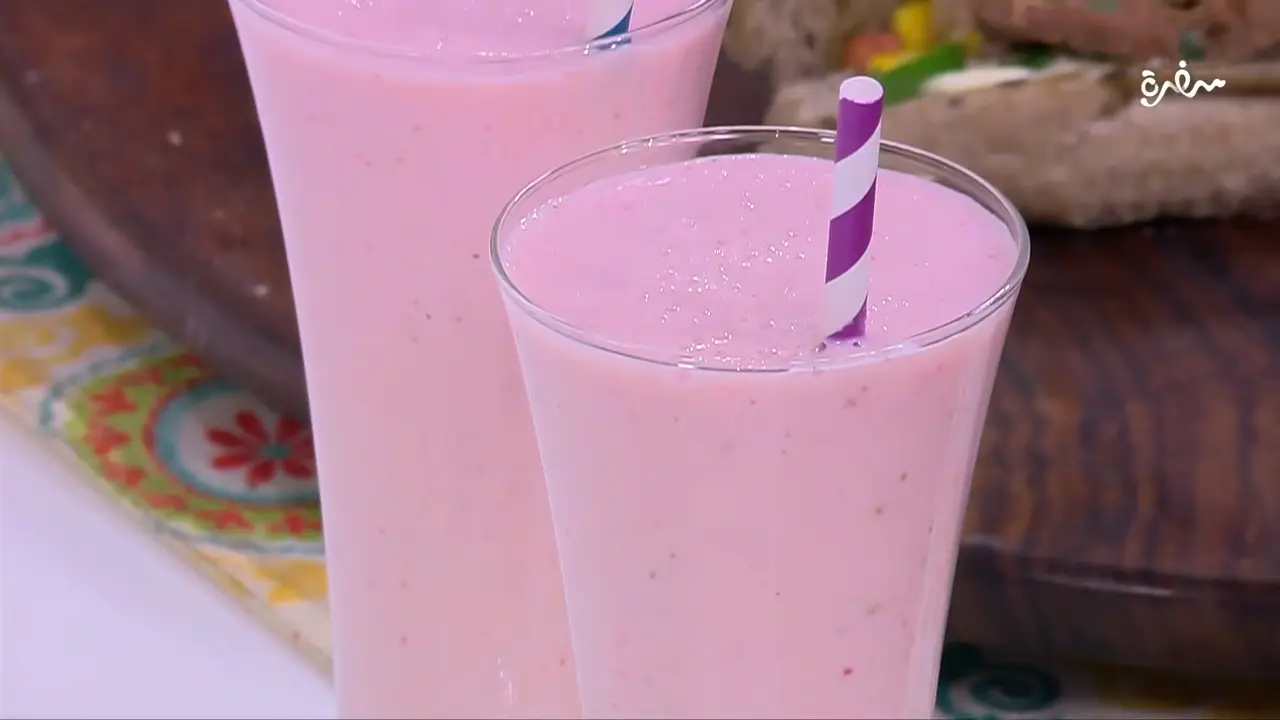 عصير جوافة بالفراولة