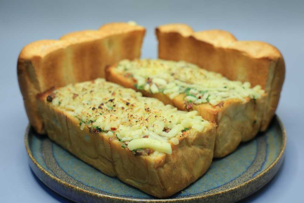 بريوش بالزبدة والثوم