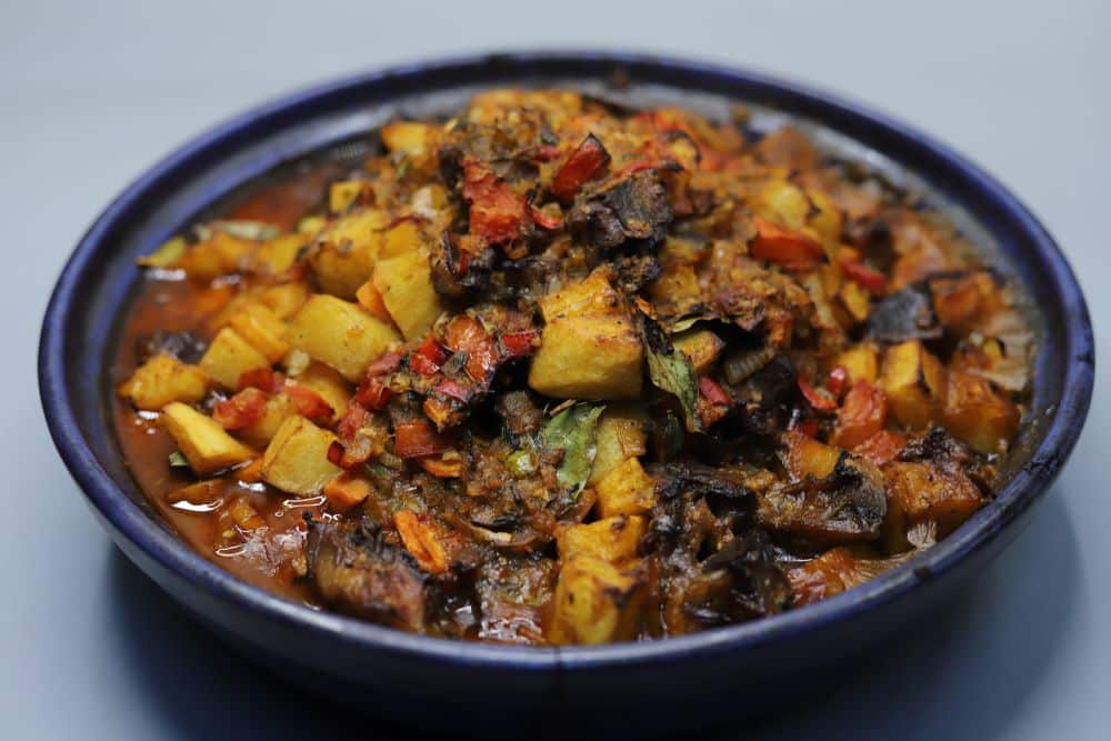 طاجن لحمة رأس بالبطاطس والبطاطا