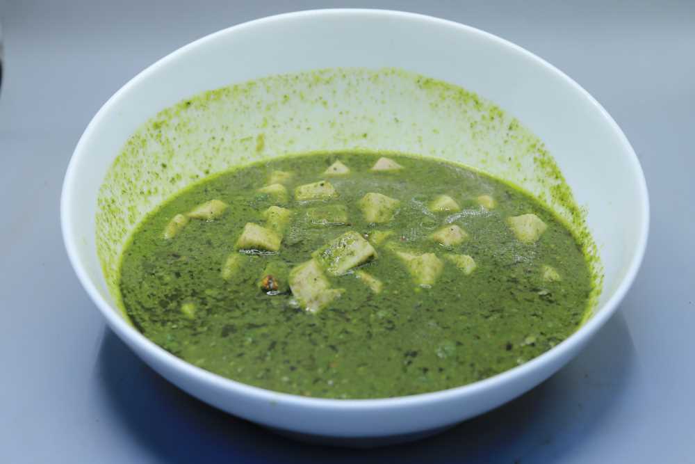 قلقاس باللحمة والخضرة