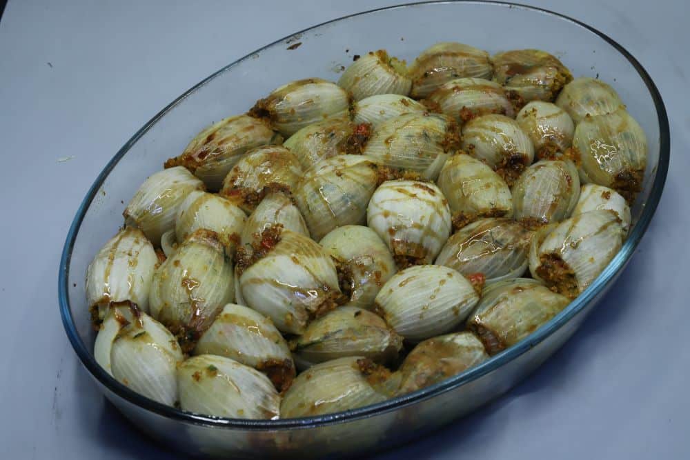 محشي بصل بالبرغل واللحمة المفرومة