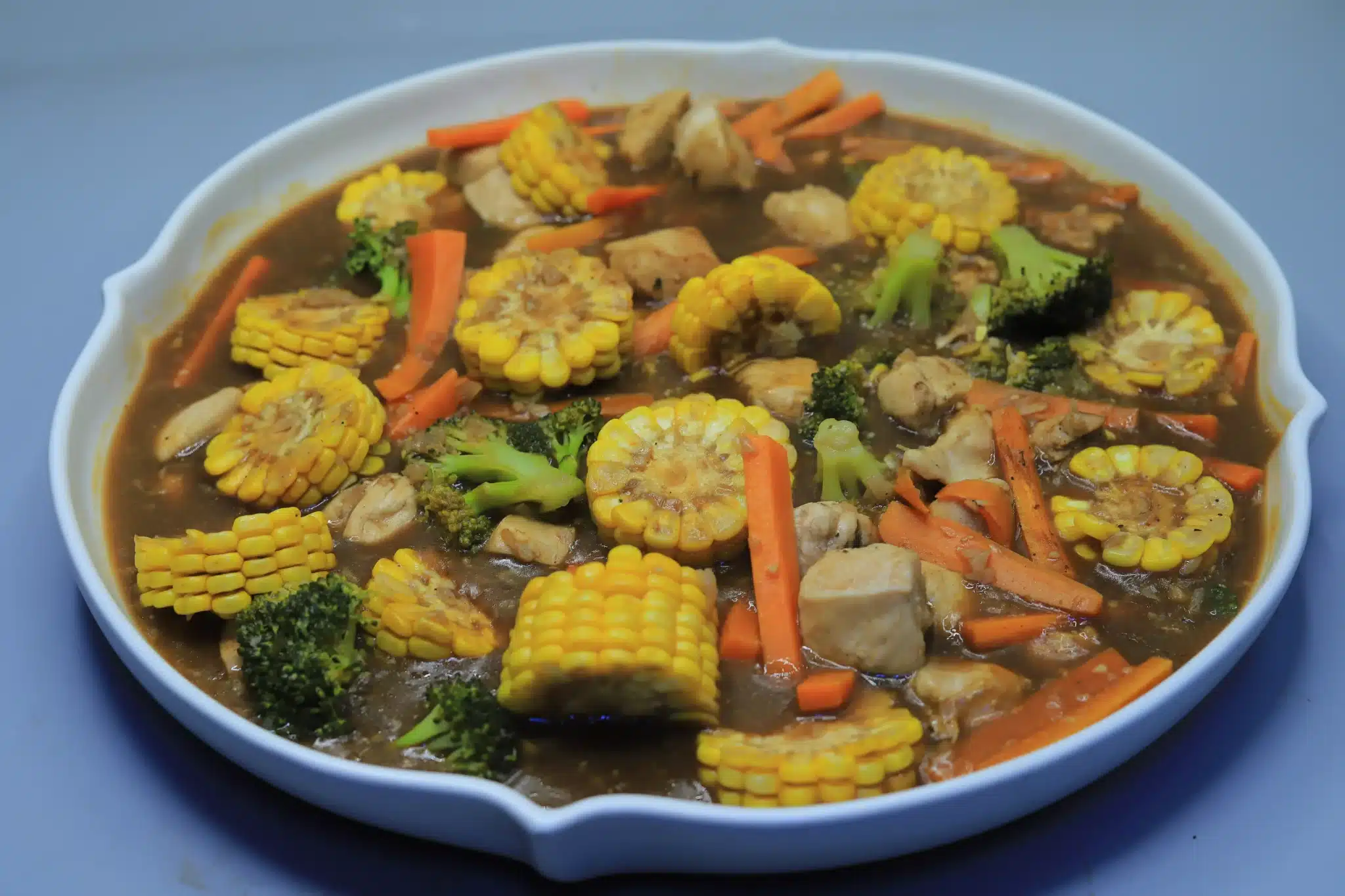 مكعبات دجاج بالخضار