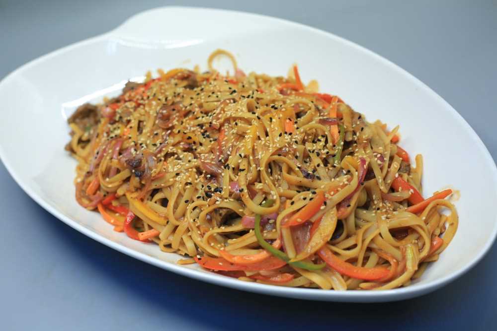 نودلز صيني باللحمة