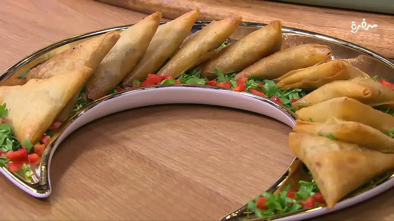 سمبوسك باللحمة المفروم ودبس الرمان