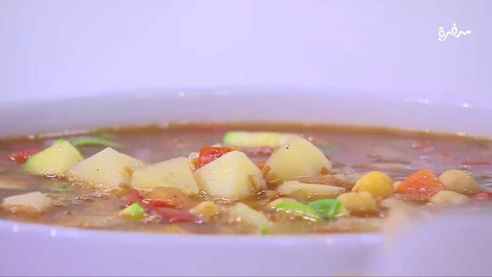 شوربة خضار بالشعرية والحمص