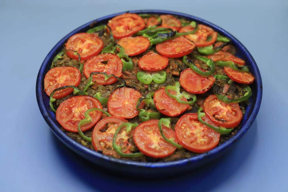 طاجن شعرية بكمونية اللحم