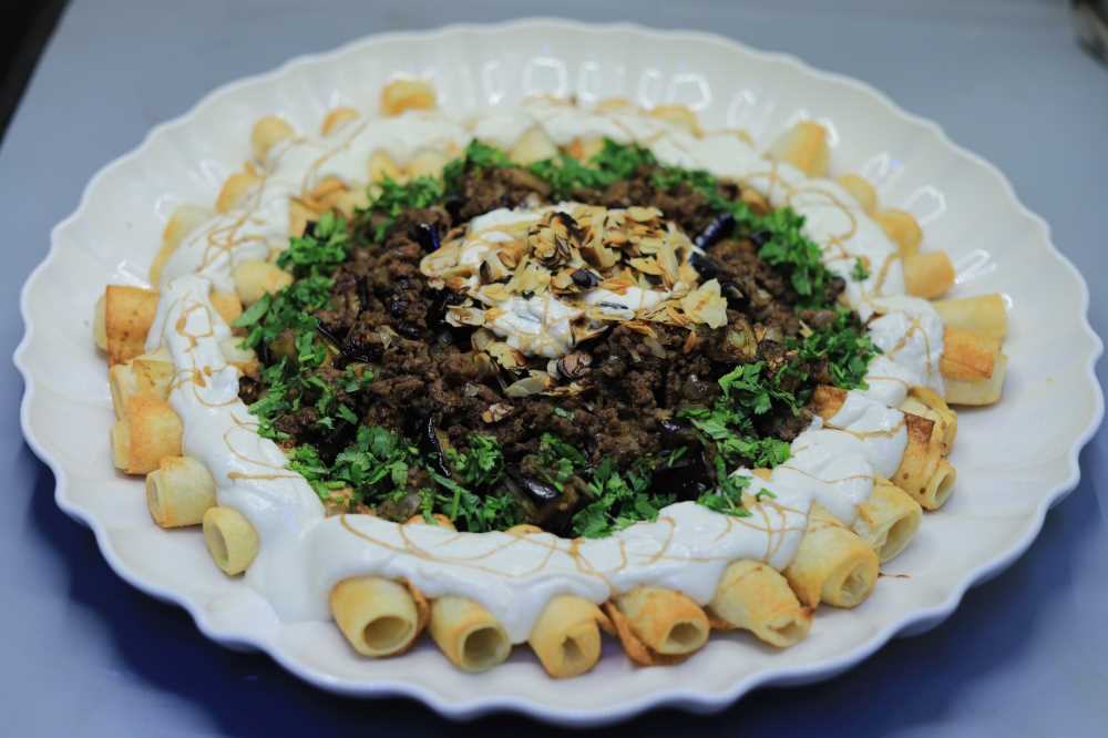 فتة باذنجان باللحمة بطريقة ساندرا