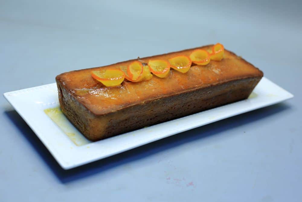 كيك البرتقال بزيت الزيتون والسيرب