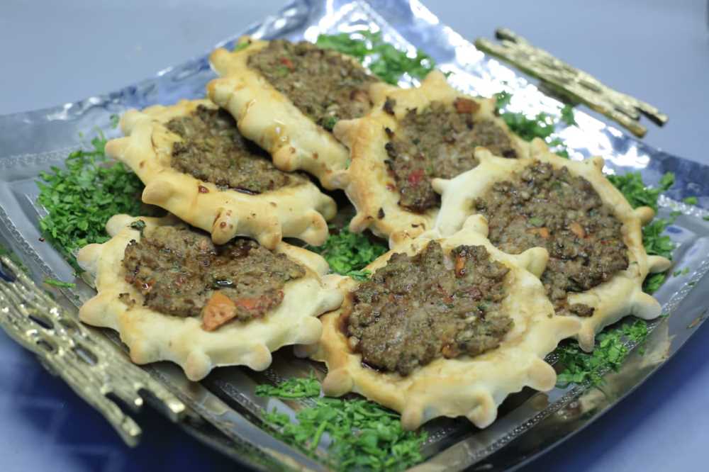 مناقيش باللحم