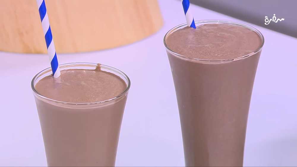 ميلك شيك شوكولاتة بالكنافة