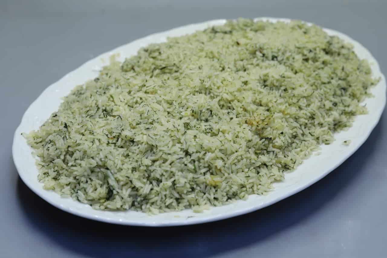 أرز بالزبدة والليمون والنعناع والثوم