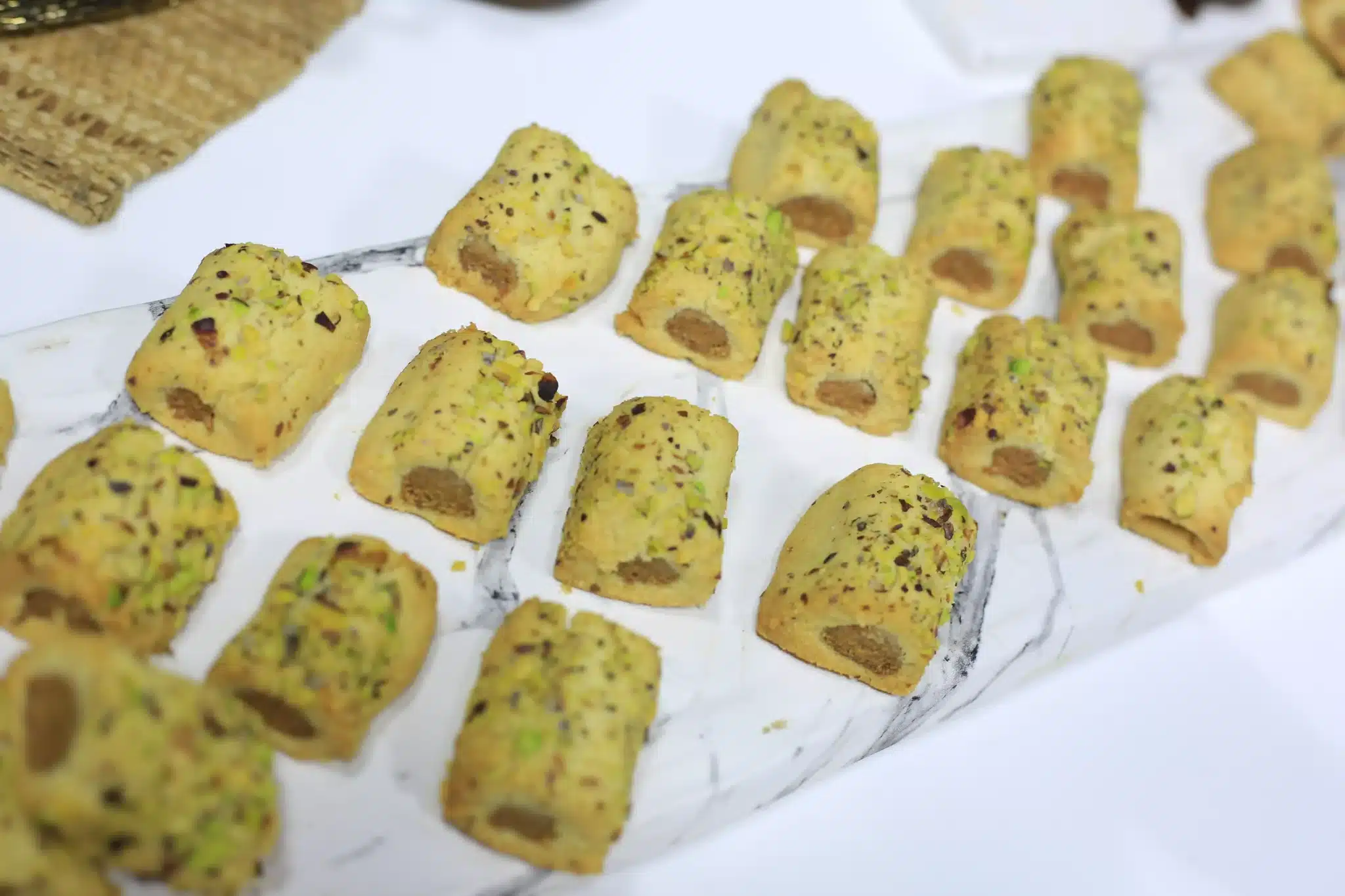 أصابع التمر والفستق