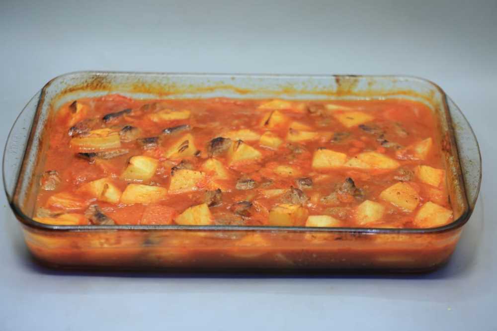 صينية بطاطس باللحمة