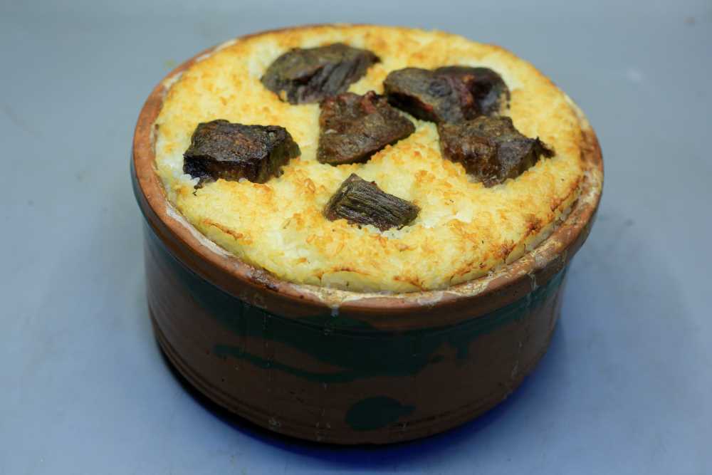 طاجن أرز معمر باللحمة