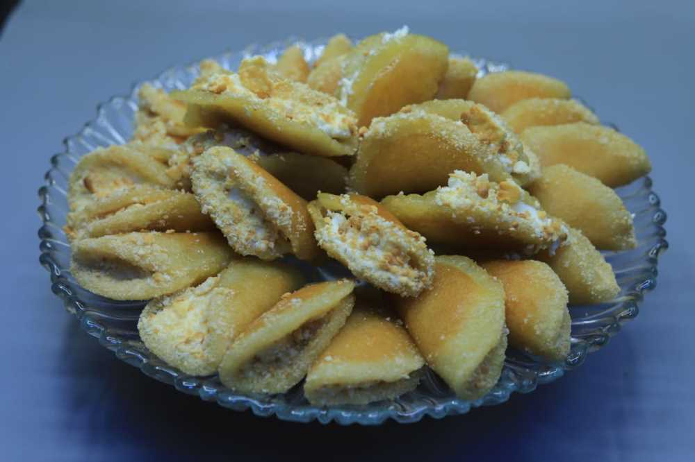 قطايف بالقشطة والبسكوت