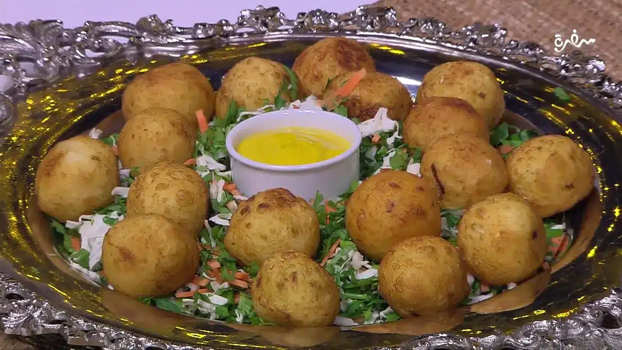 كرات البطاطس المقلية بحشوة الجبن