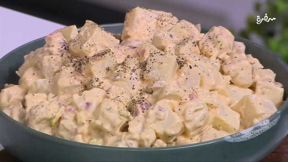 سلطة بطاطس بالدجاج والبافلو صوص