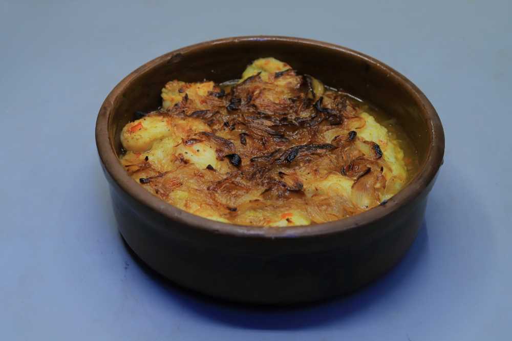 طاجن سمك بالبصل المكرمل